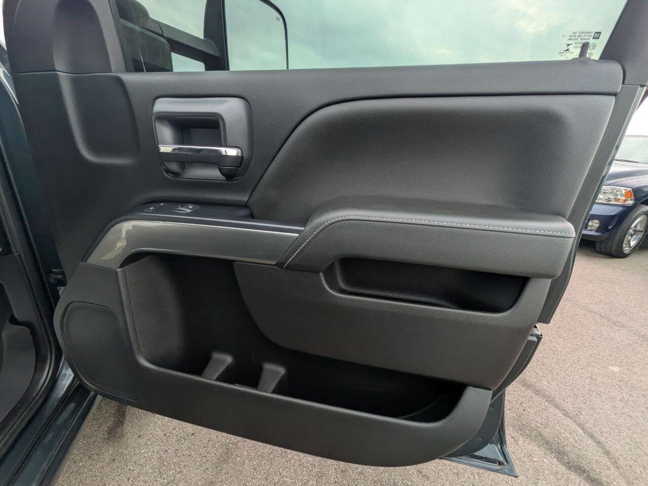 Used 2018 Chevrolet Silverado 1500 LT image 21