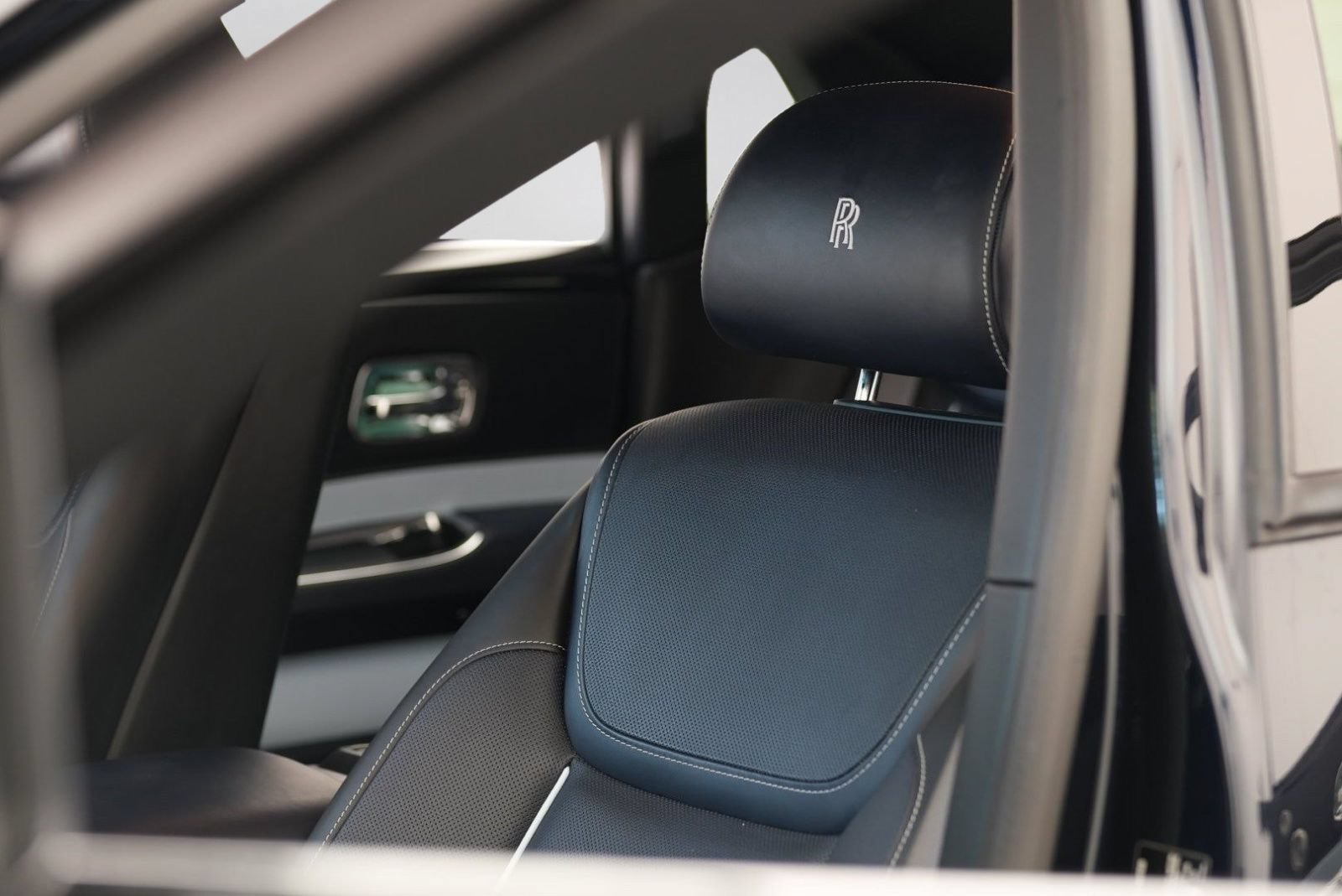 Certified 2020 Rolls-Royce Ghost RWD image 8