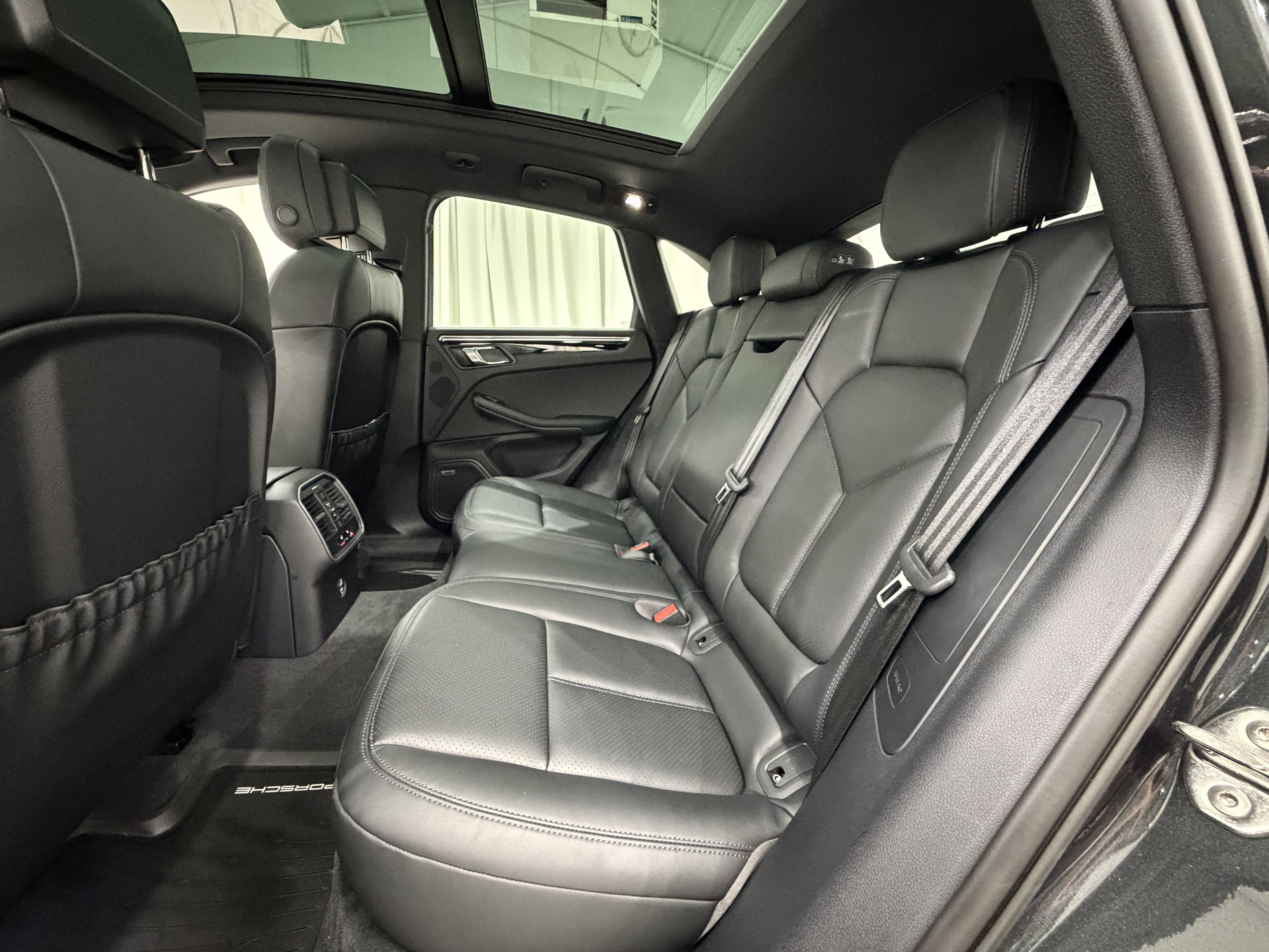 Certified 2026 Porsche Macan S AWD/4WD image 20