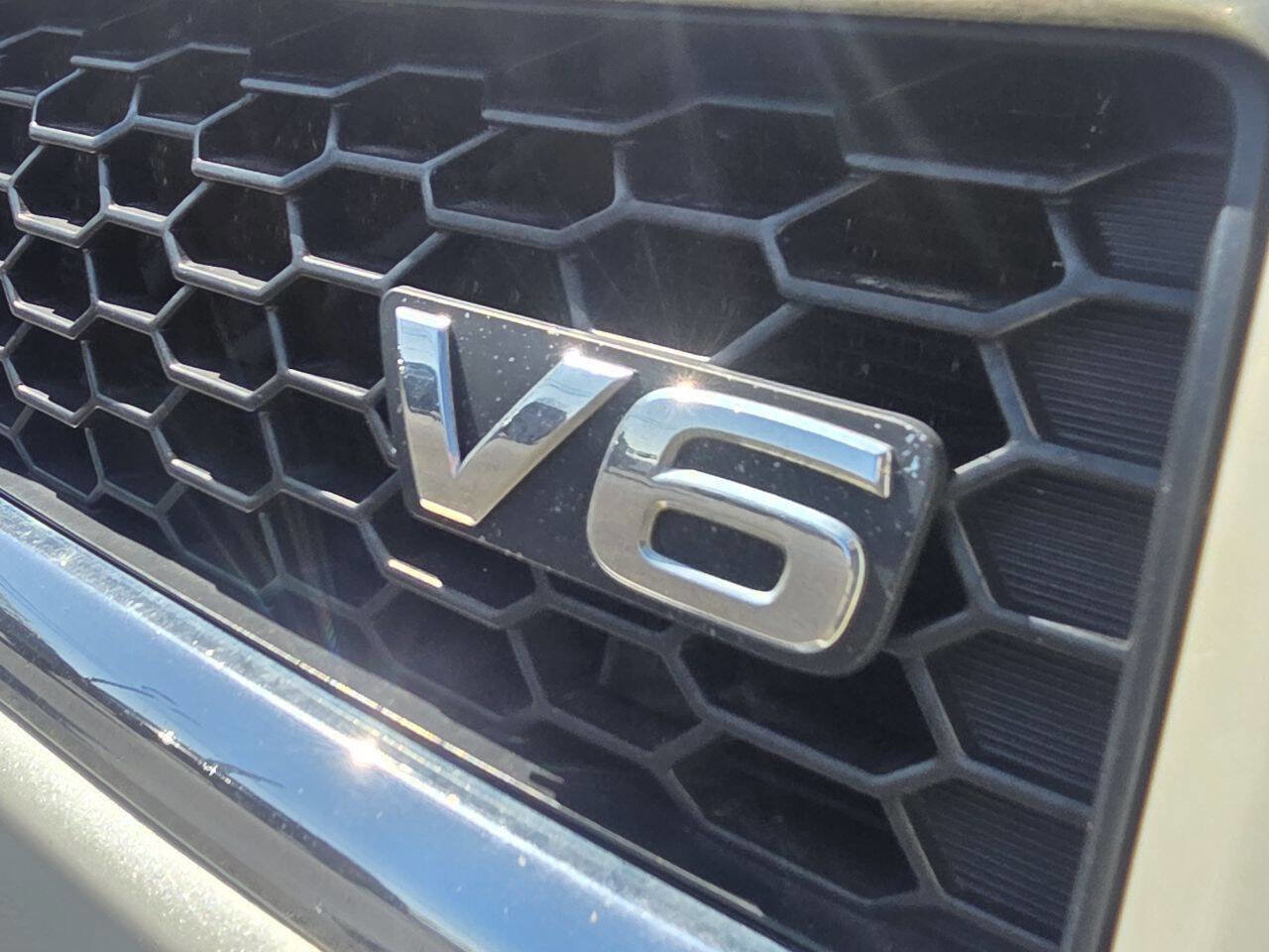 Used 2010 Toyota RAV4 Limited image 26