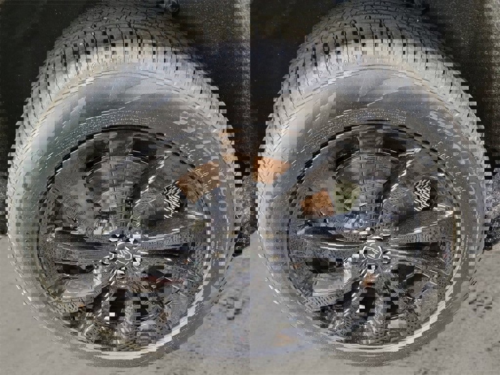 New 2025 Land Rover Discovery Sport Dynamic SE image 12