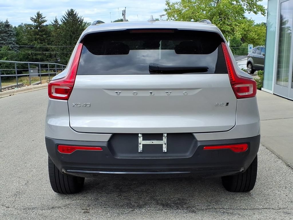 Certified 2023 Volvo XC40 B5 Ultimate w/ Protection Package Premier AWD/4WD image 4