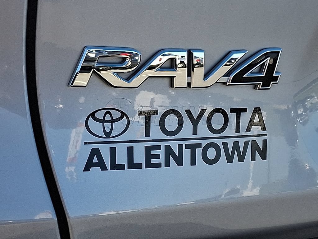 Used 2022 Toyota RAV4 XLE w/ Convenience Package AWD/4WD image 32