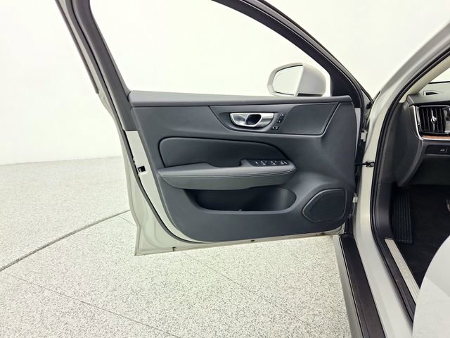 Certified 2025 Volvo V60 B5 Cross Country Plus image 29