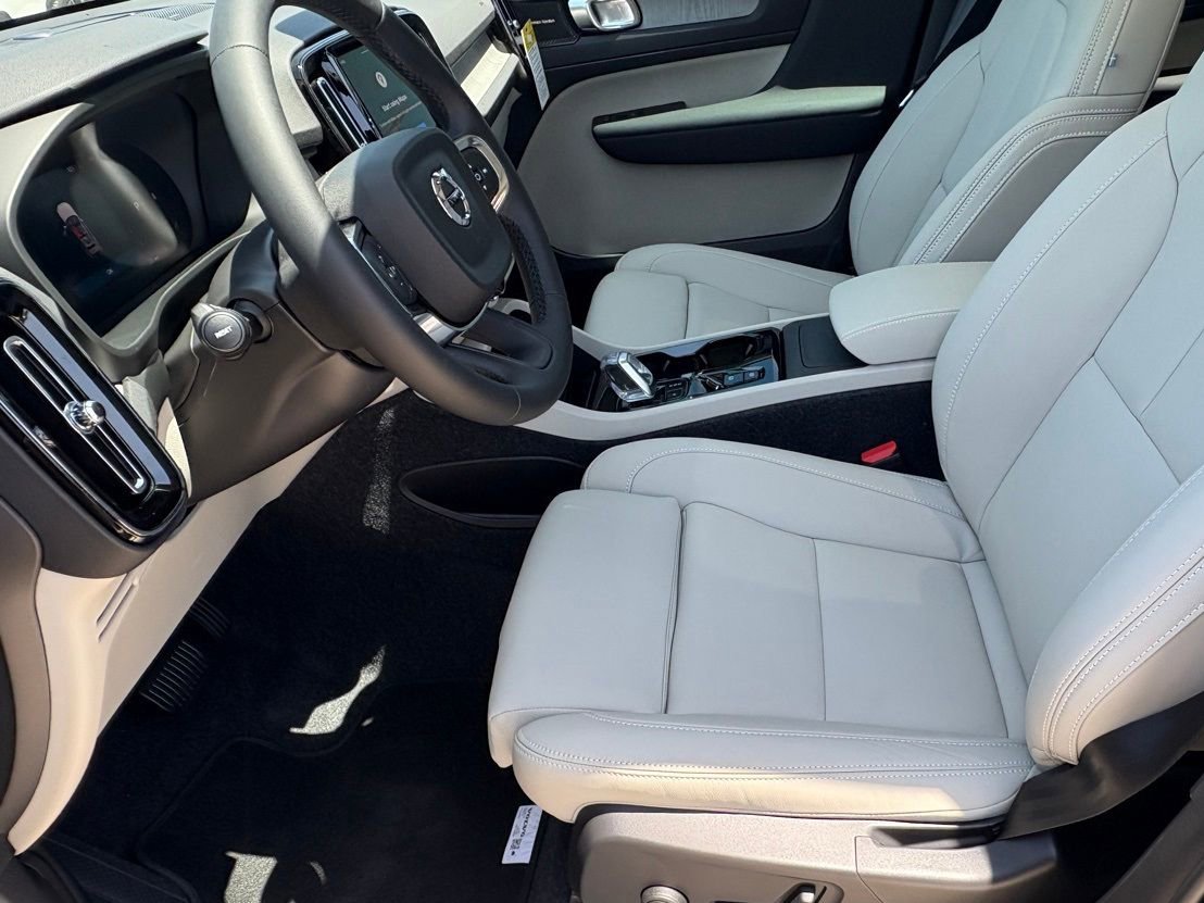 New 2026 Volvo XC40 B4 Plus w/ Protection Package Premier image 16