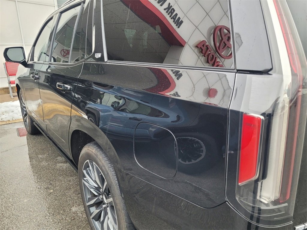 Used 2022 Cadillac Escalade Sport Platinum image 4