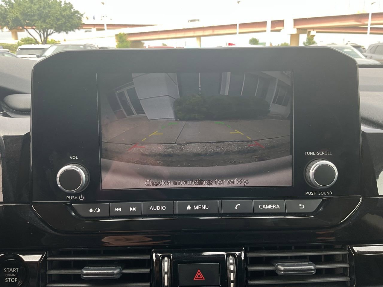 Used 2025 Nissan Pathfinder SV FWD image 31