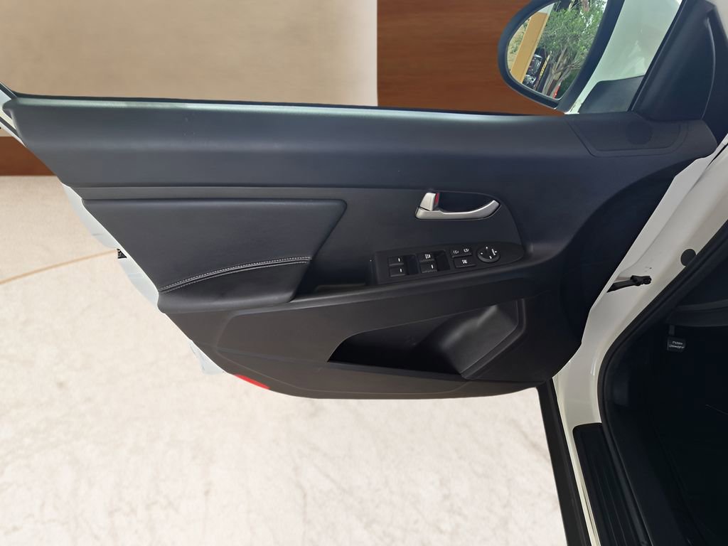 Used 2013 Kia Sportage LX FWD image 23