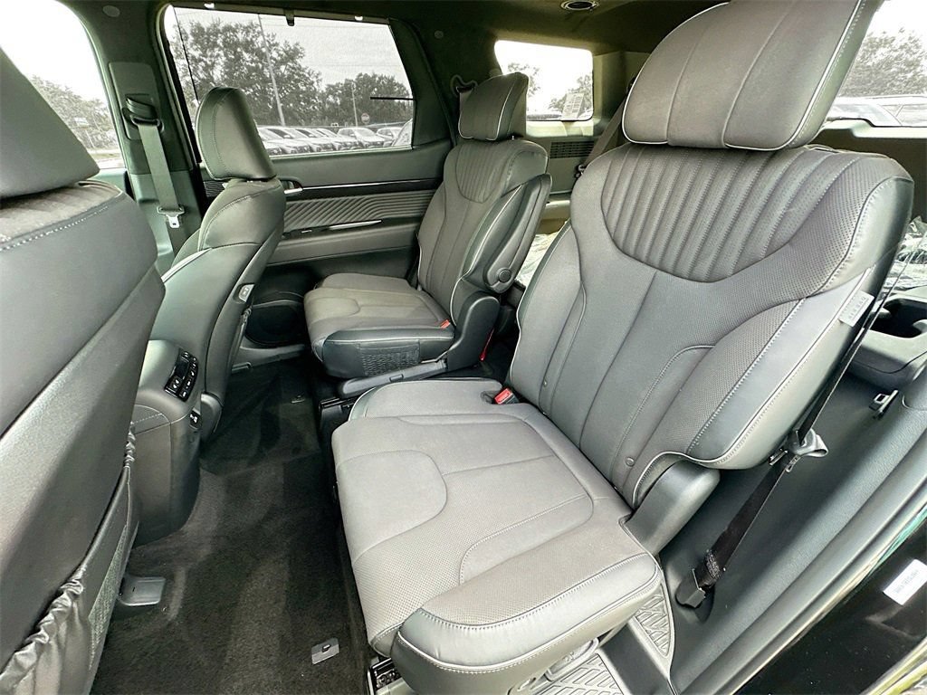 Used 2025 Hyundai Palisade Calligraphy AWD/4WD image 14