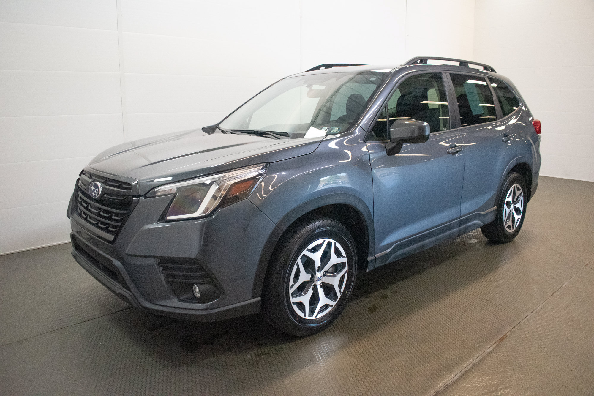 Certified 2024 Subaru Forester Premium AWD/4WD image 8
