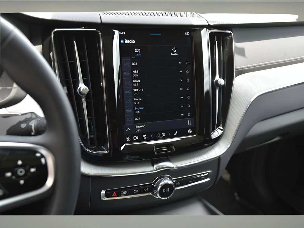 Certified 2025 Volvo XC60 B5 Ultra w/ Protection Package Premier image 18