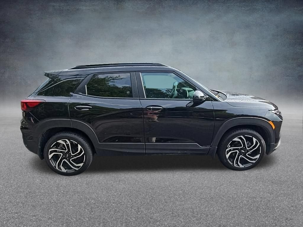 Used 2025 Chevrolet TrailBlazer RS w/ Convenience Package AWD/4WD image 11