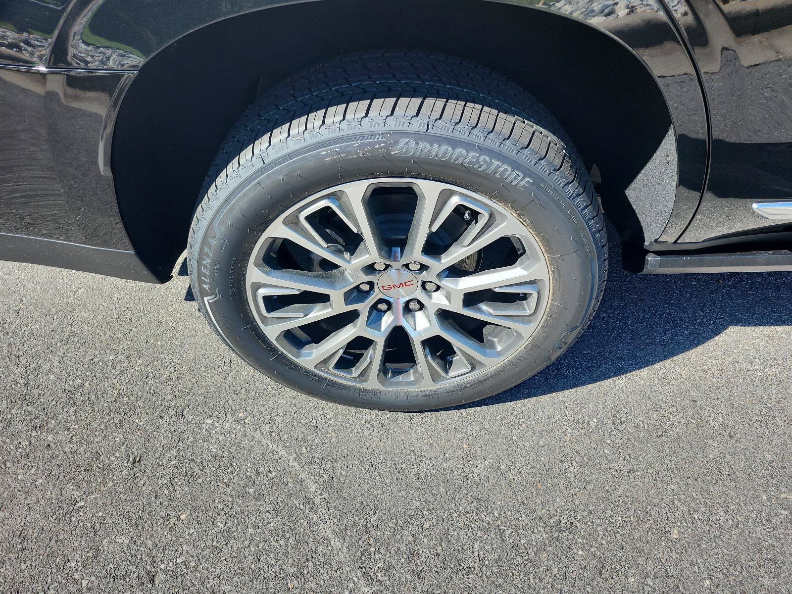 New 2027 GMC Yukon Denali w/ Sun & Power Step Package AWD/4WD image 5
