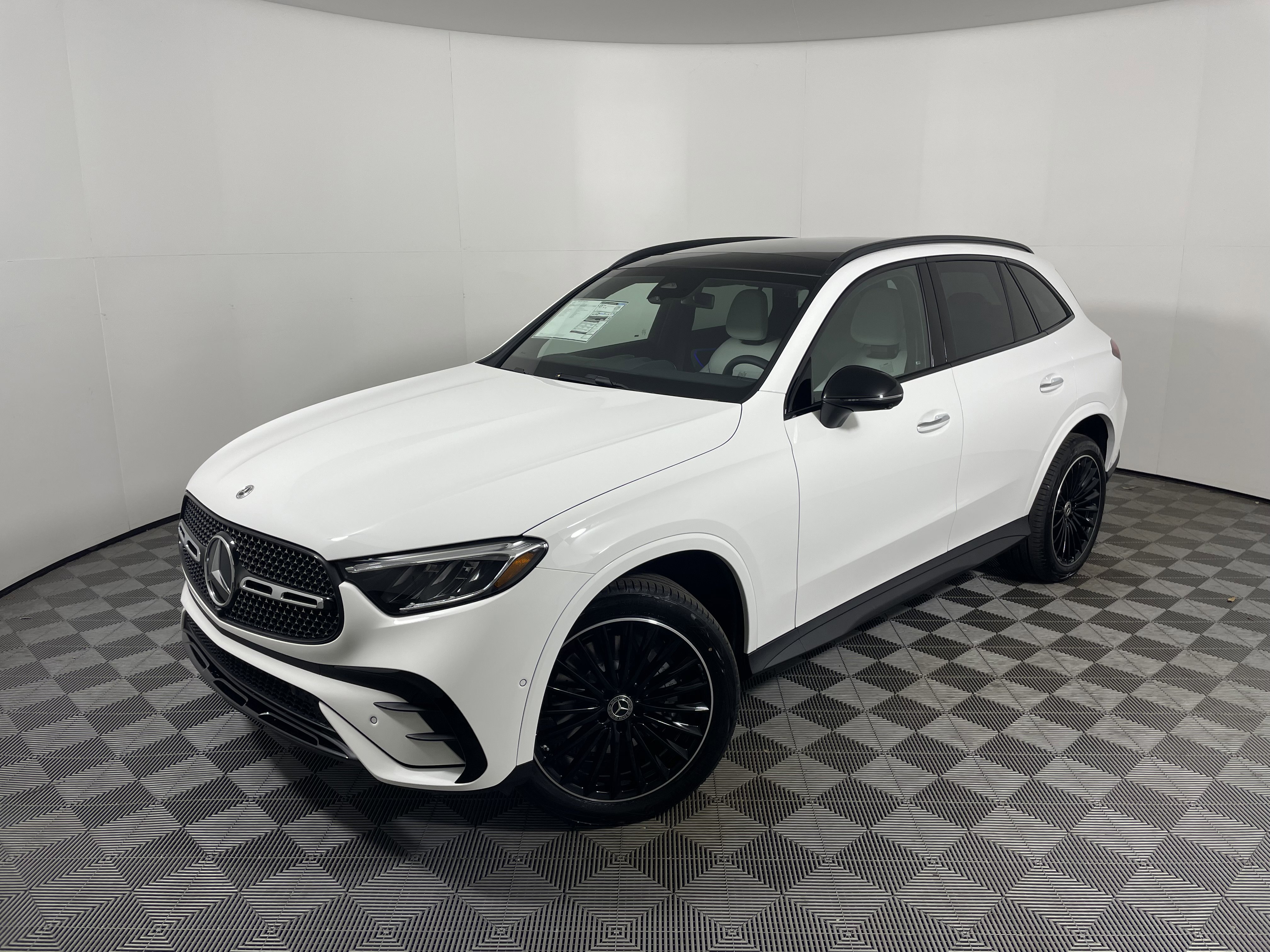 New 2026 Mercedes-Benz GLC 300