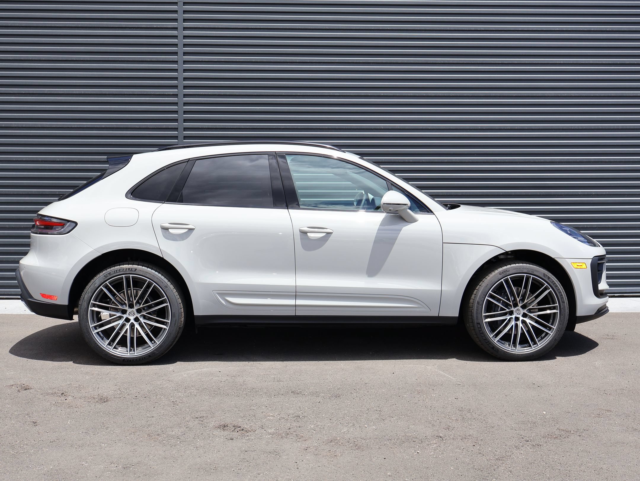 New 2026 Porsche Macan AWD/4WD image 8