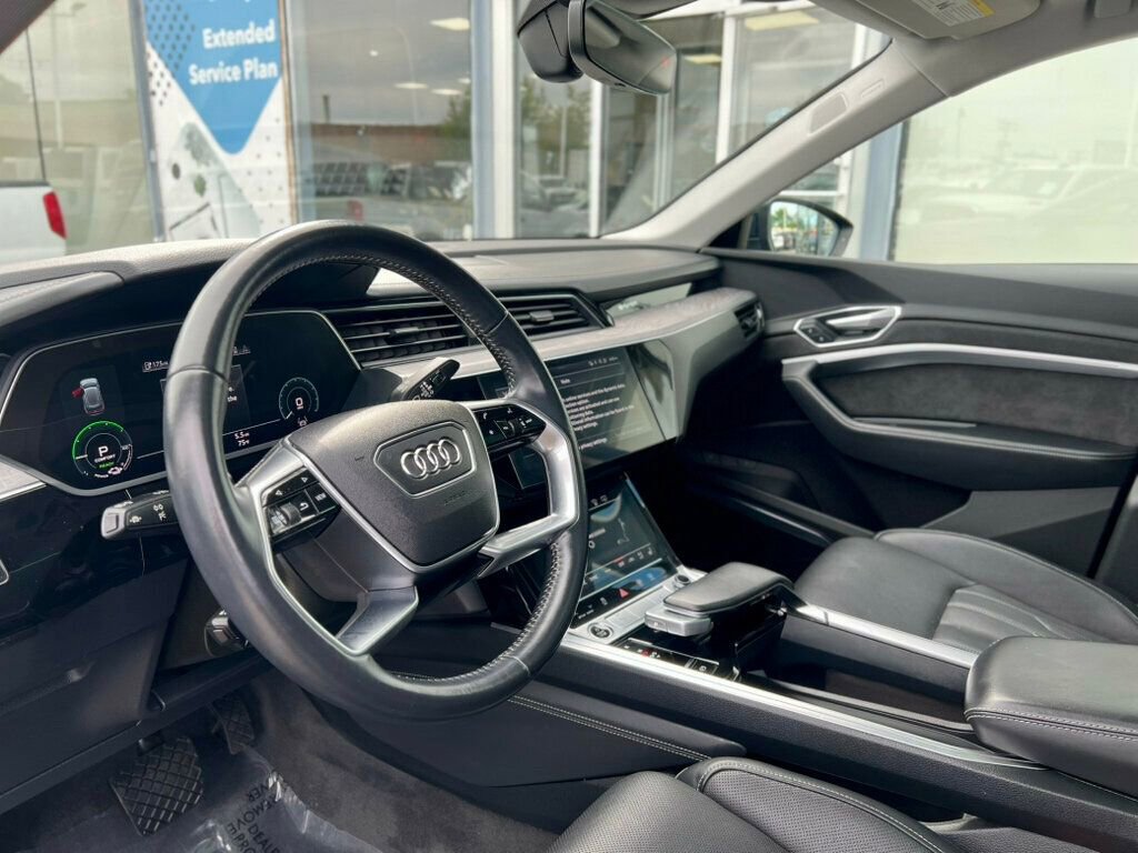Used 2021 Audi e-tron Prestige w/ Prestige Package AWD/4WD image 15