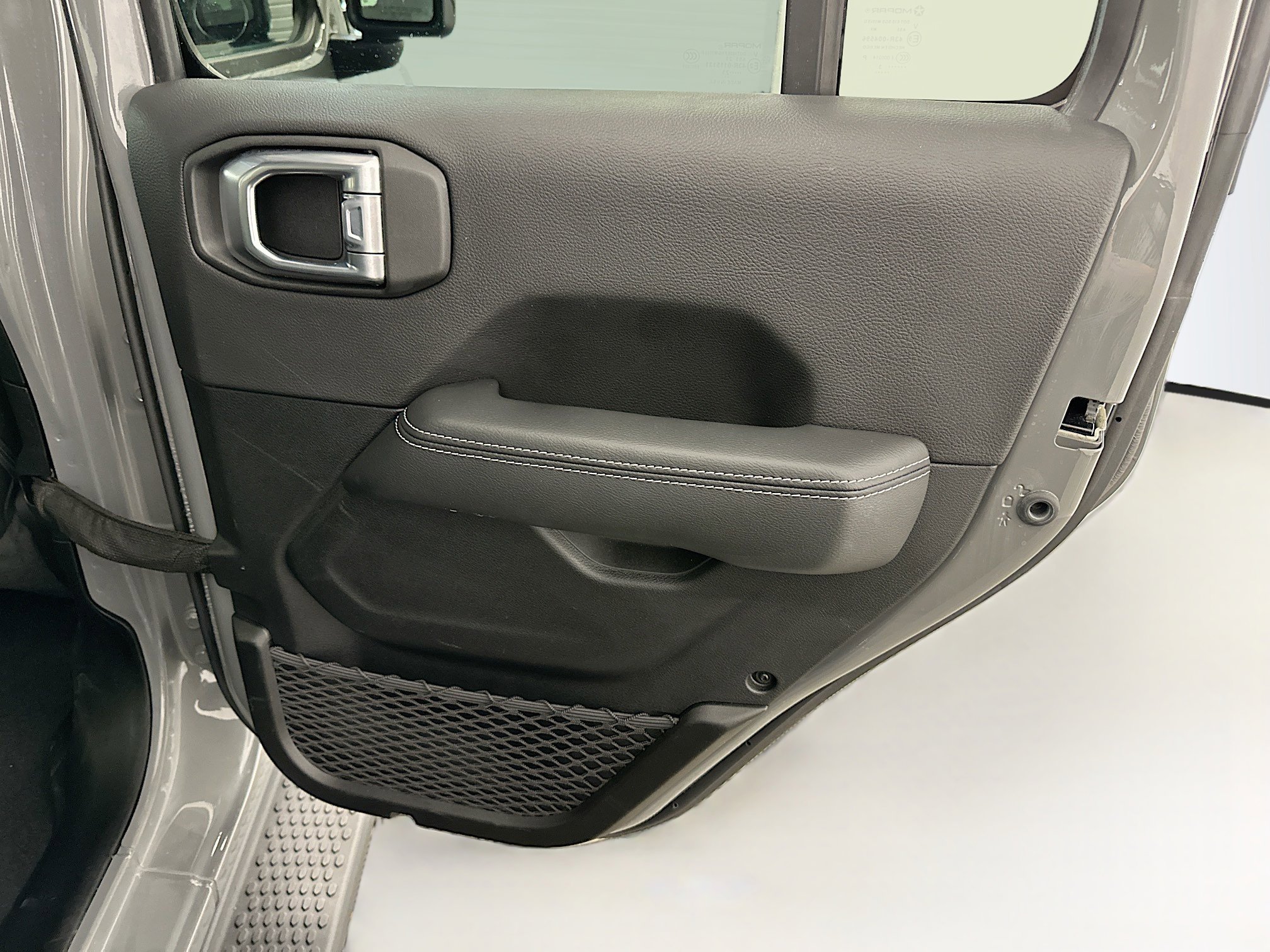 Used 2023 Jeep Wrangler Sahara image 31