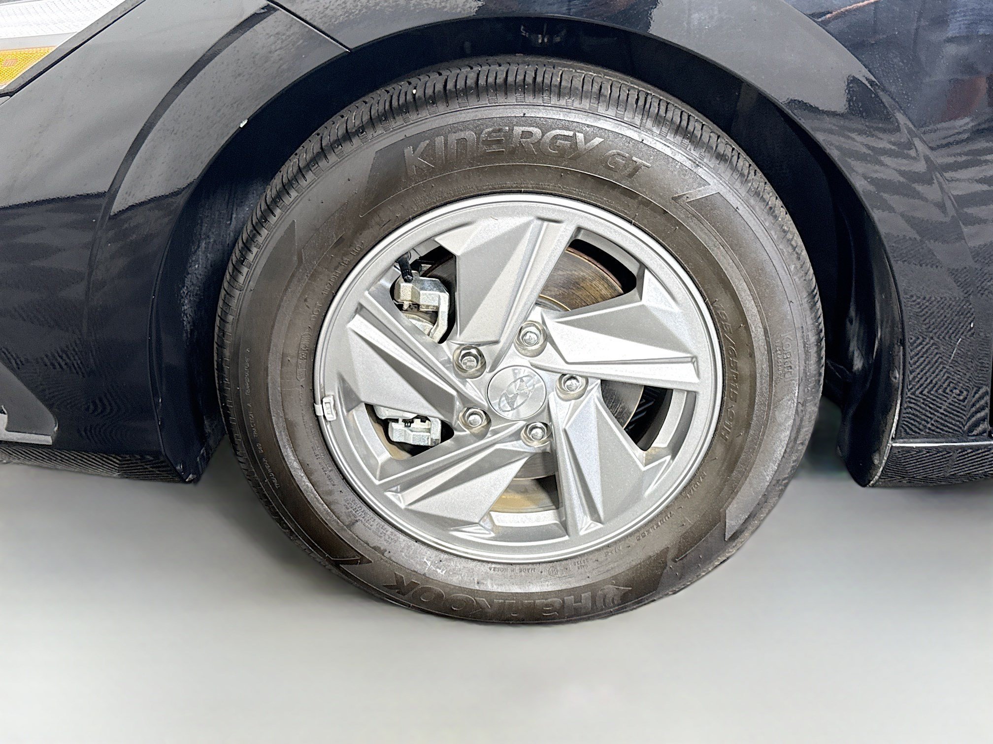 Used 2025 Hyundai Elantra SE FWD image 37