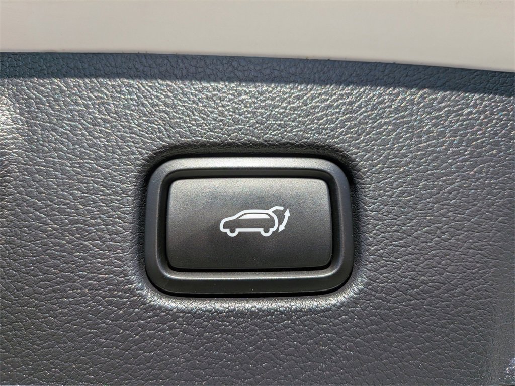 Used 2023 Hyundai Palisade Limited w/ Cargo Package image 32