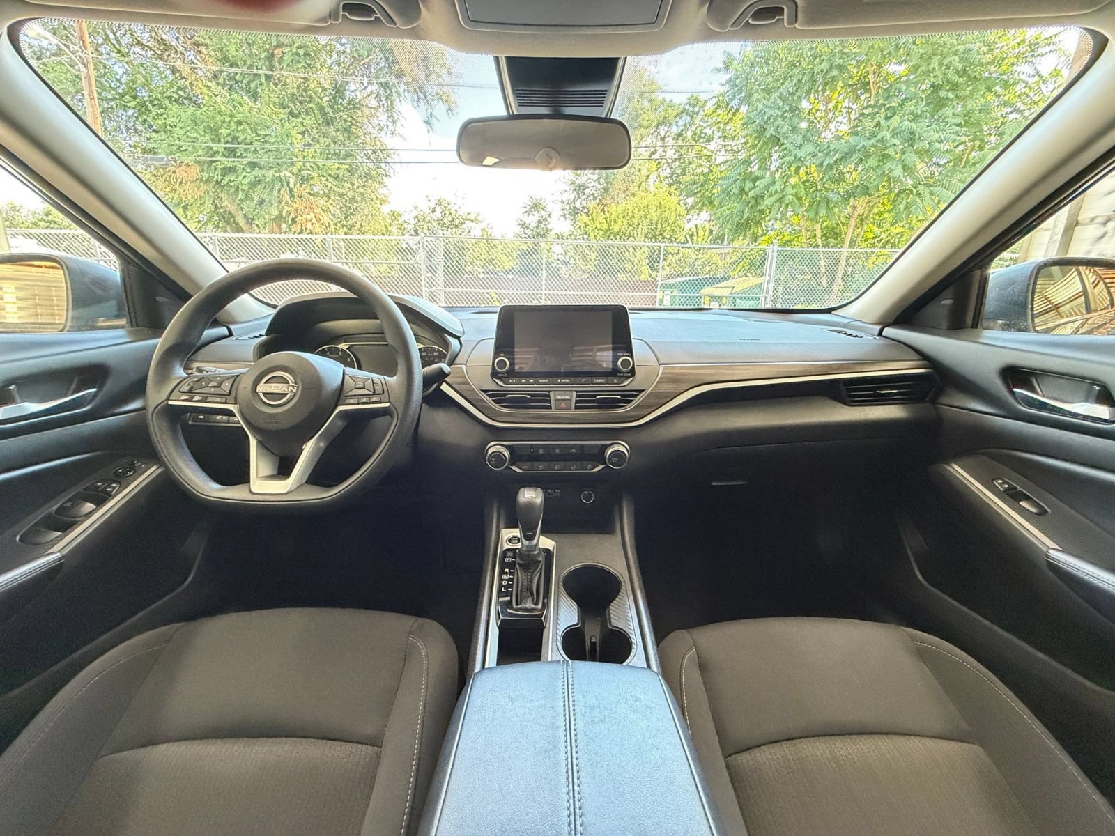 Used 2025 Nissan Altima 2.5 SV FWD image 28