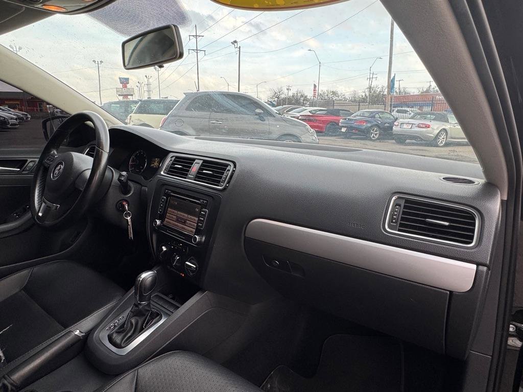 Used 2013 Volkswagen Jetta SE image 13