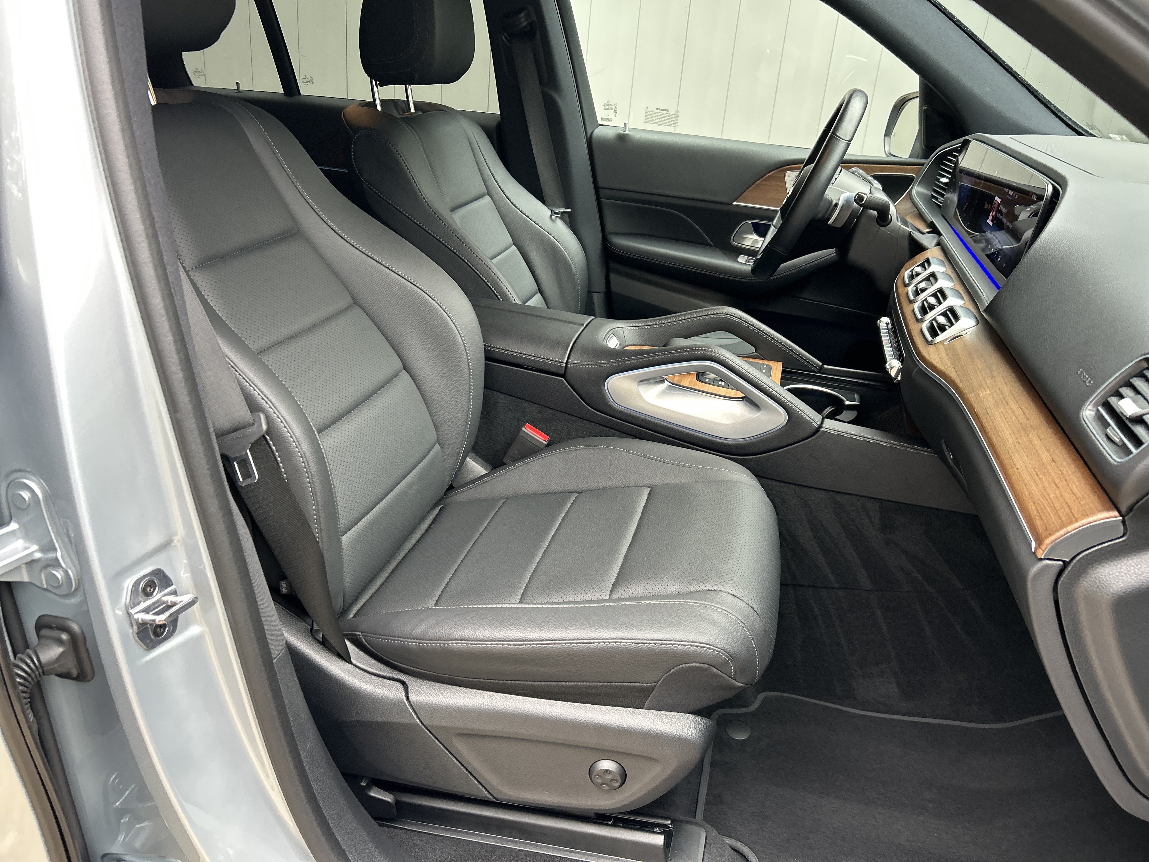 Certified 2025 Mercedes-Benz GLE 450 4MATIC image 53