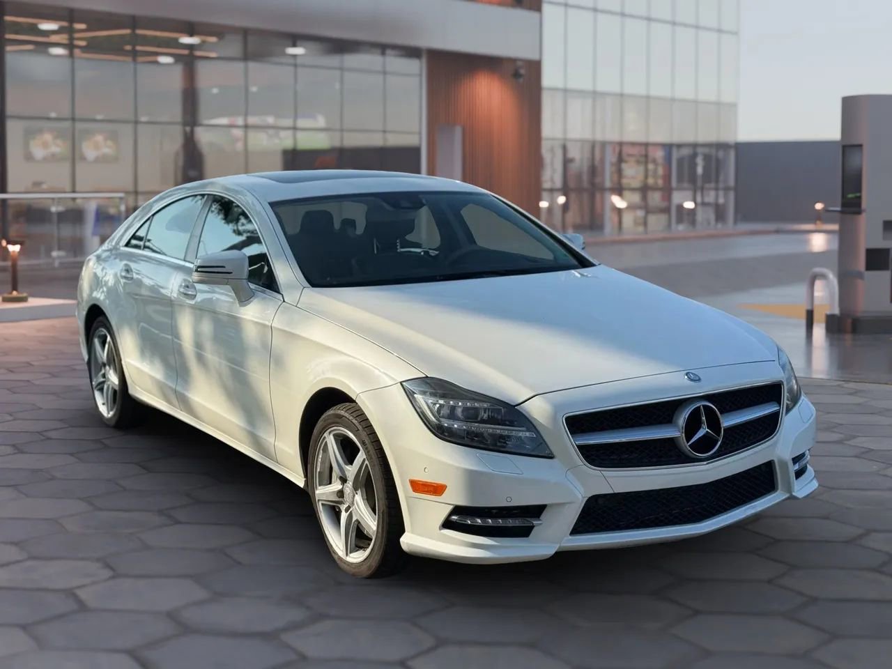 Used 2014 Mercedes-Benz CLS 550 4MATIC image 8