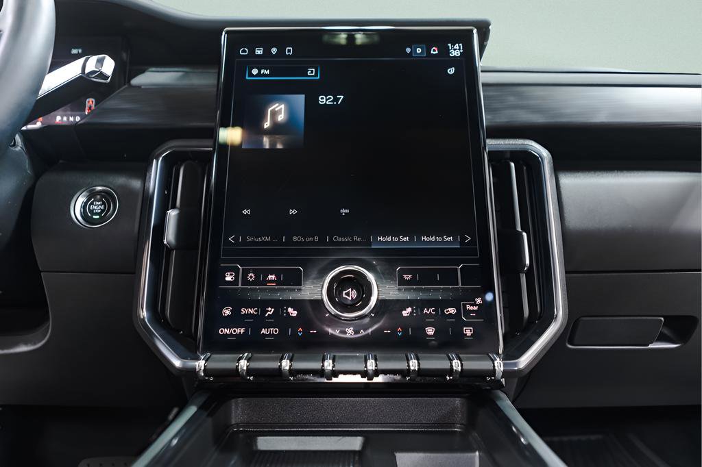 Used 2025 GMC Acadia AT4 w/ Luxury Package image 15