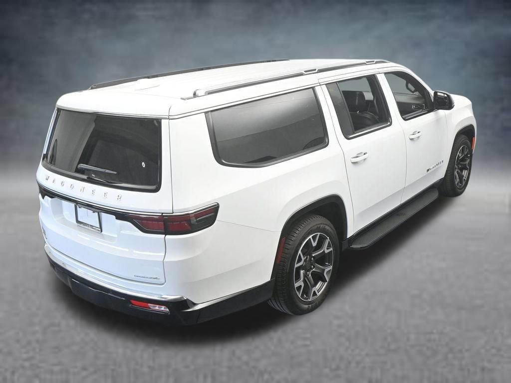 Used 2023 Jeep Wagoneer L Series III w/ Preferred Equipment Group AWD/4WD image 11