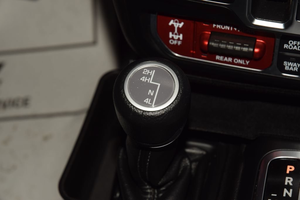Used 2025 Jeep Gladiator Rubicon AWD/4WD image 37