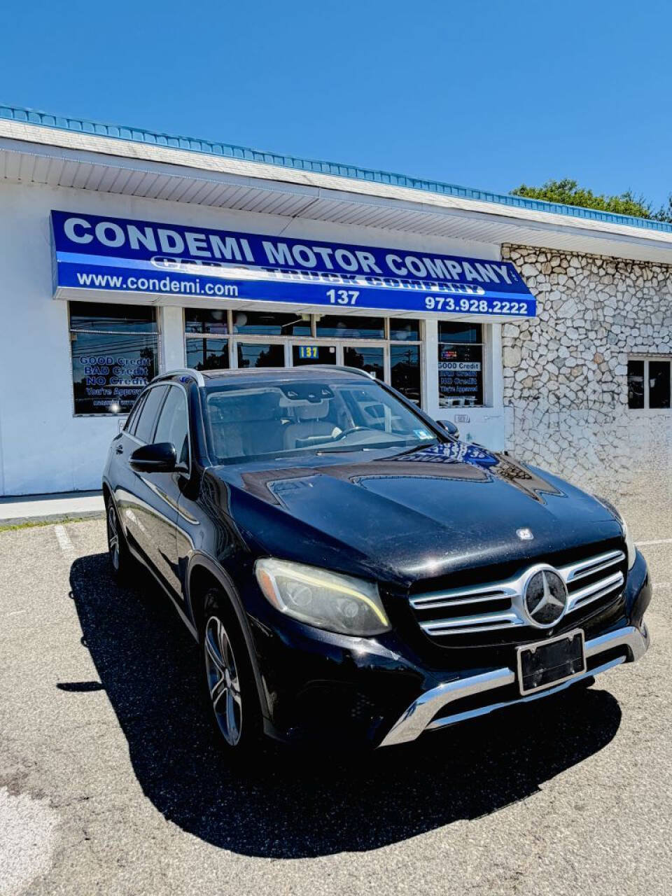 Used 2016 Mercedes-Benz GLC 300 4MATIC w/ Driver Assistance Package image 4