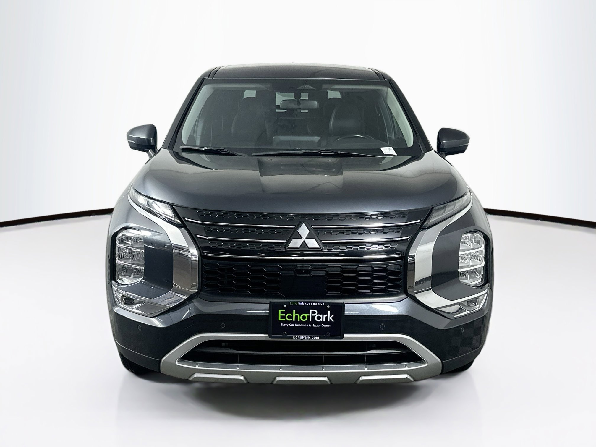 Used 2024 Mitsubishi Outlander SE FWD image 2