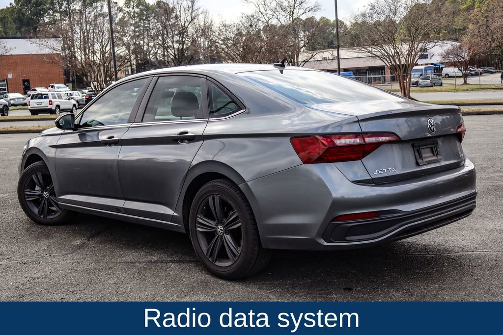 Used 2023 Volkswagen Jetta SE w/ Panoramic Sunroof Package image 5