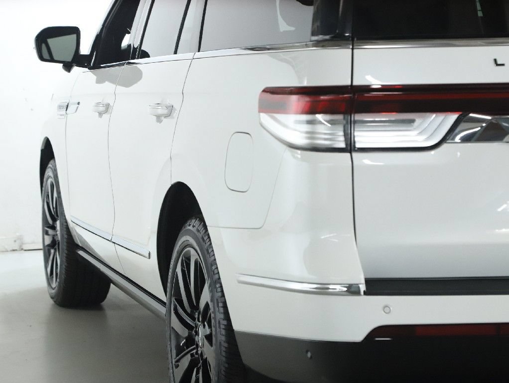 Certified 2023 Lincoln Navigator Black Label AWD/4WD image 47