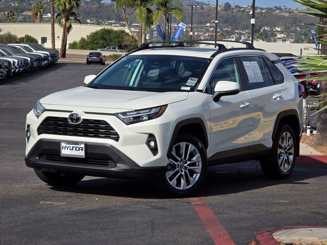 Used 2022 Toyota RAV4 XLE Premium image 2