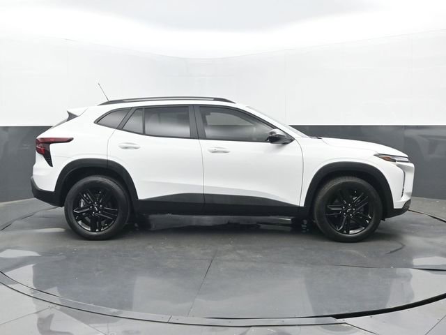 Used 2025 Chevrolet Trax ACTIV w/ Driver Confidence Package FWD image 2