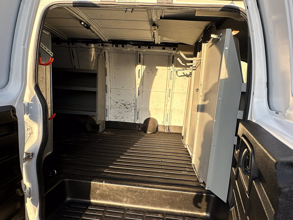 Used 2018 Chevrolet Express 3500 w/ Driver Convenience Package RWD image 19