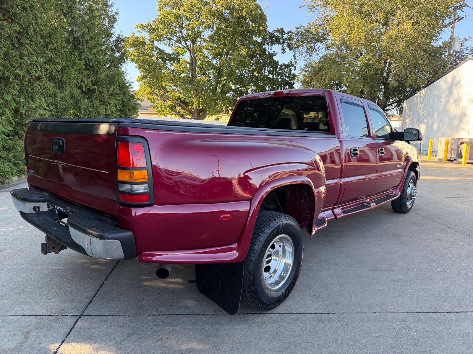 Used 2005 GMC Sierra 3500 SLT w/ Heavy-Duty Power Package RWD image 11