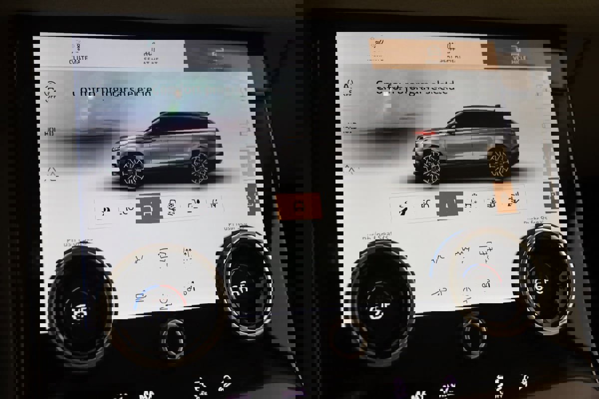 Used 2021 Land Rover Range Rover Velar R-Dynamic S image 30