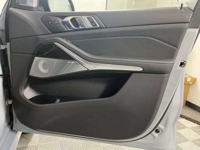 New 2026 BMW X7 xDrive40i w/ Executive Package image 24