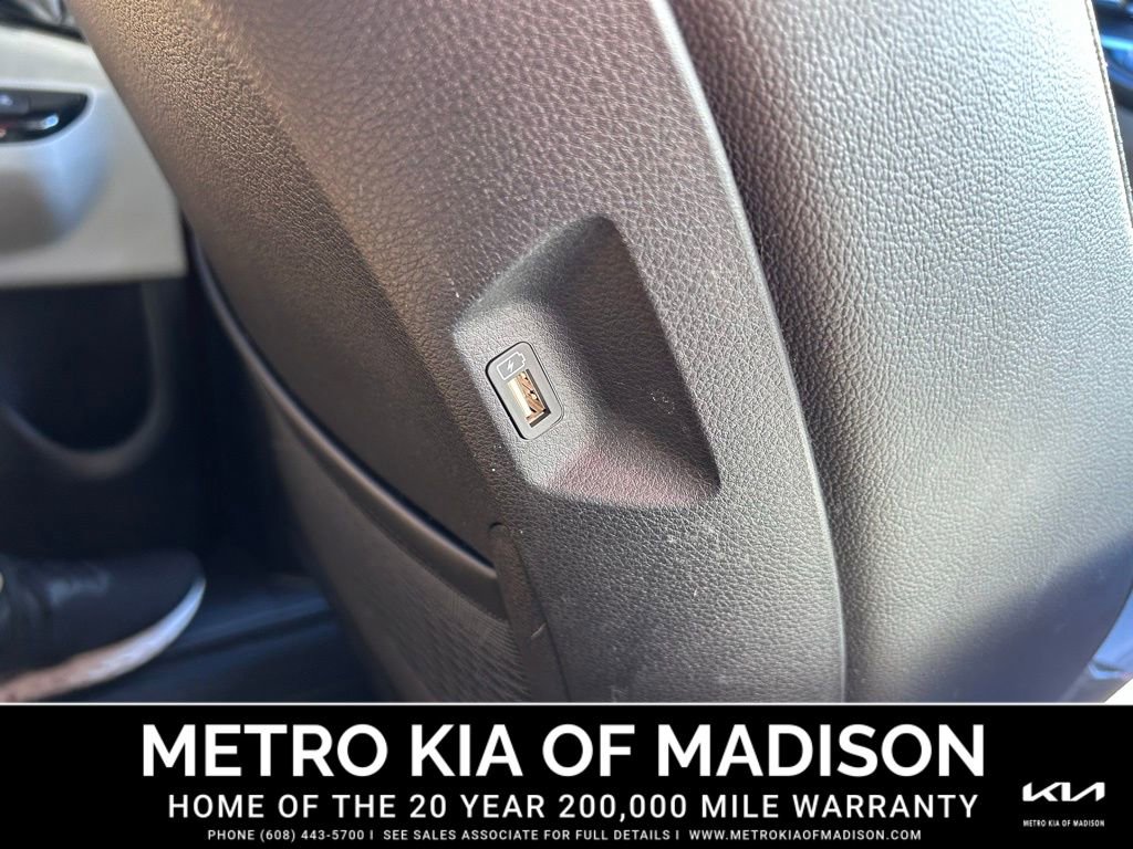 Used 2023 Kia Carnival SX Prestige image 41