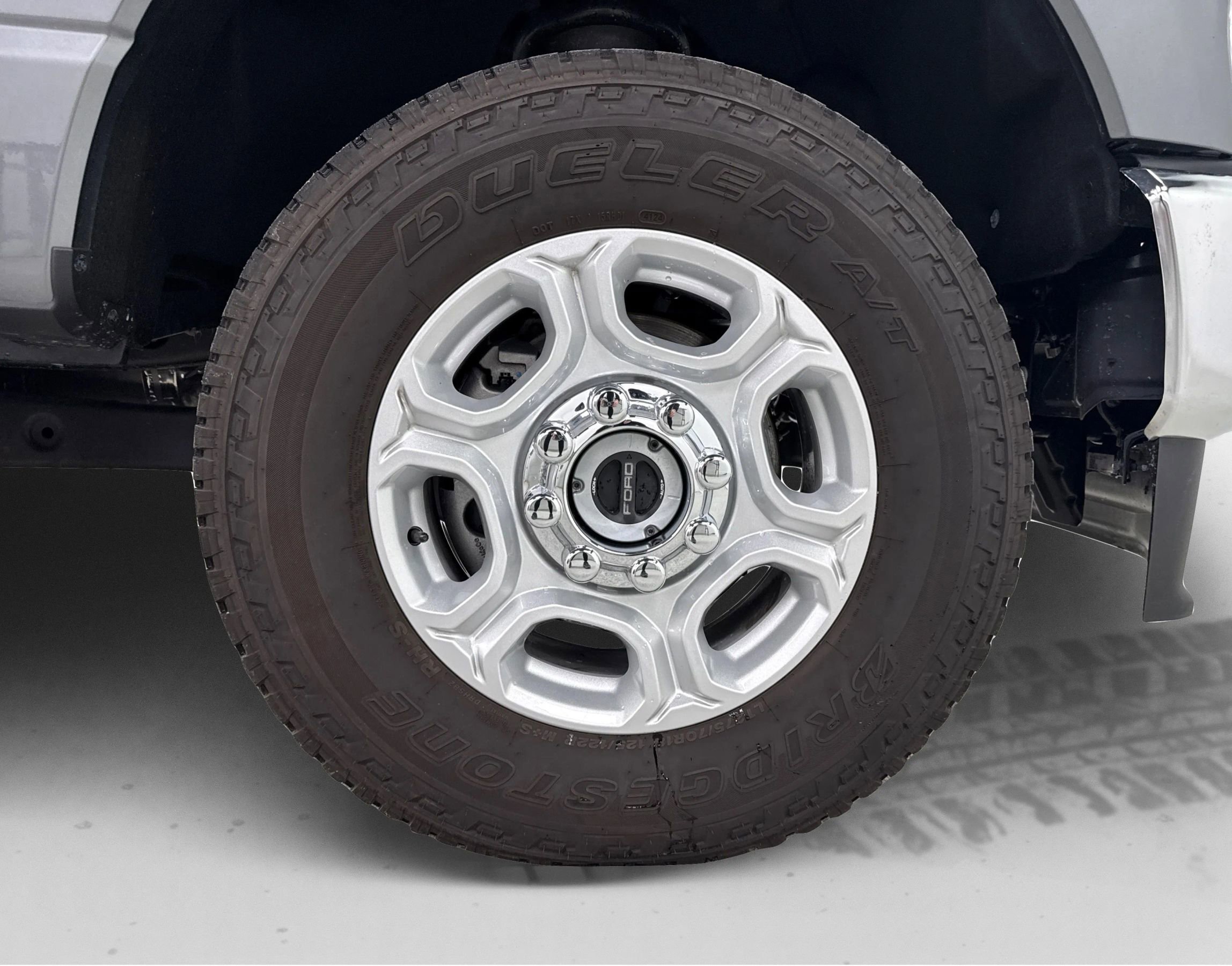 Used 2025 Ford F350 XLT w/ FX4 Off-Road Package image 25