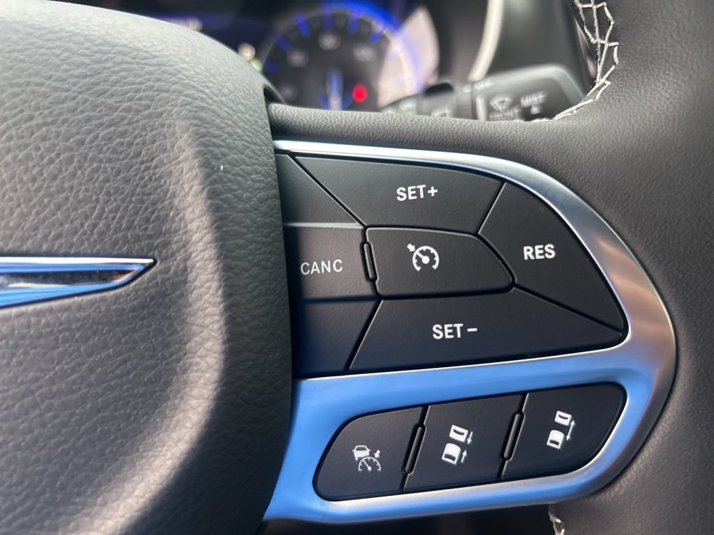 New 2026 Chrysler Pacifica Select FWD image 47