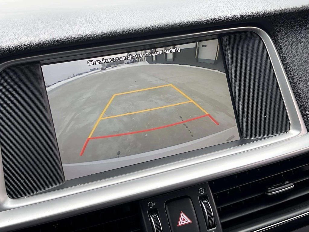 Used 2020 Kia Optima SE image 24