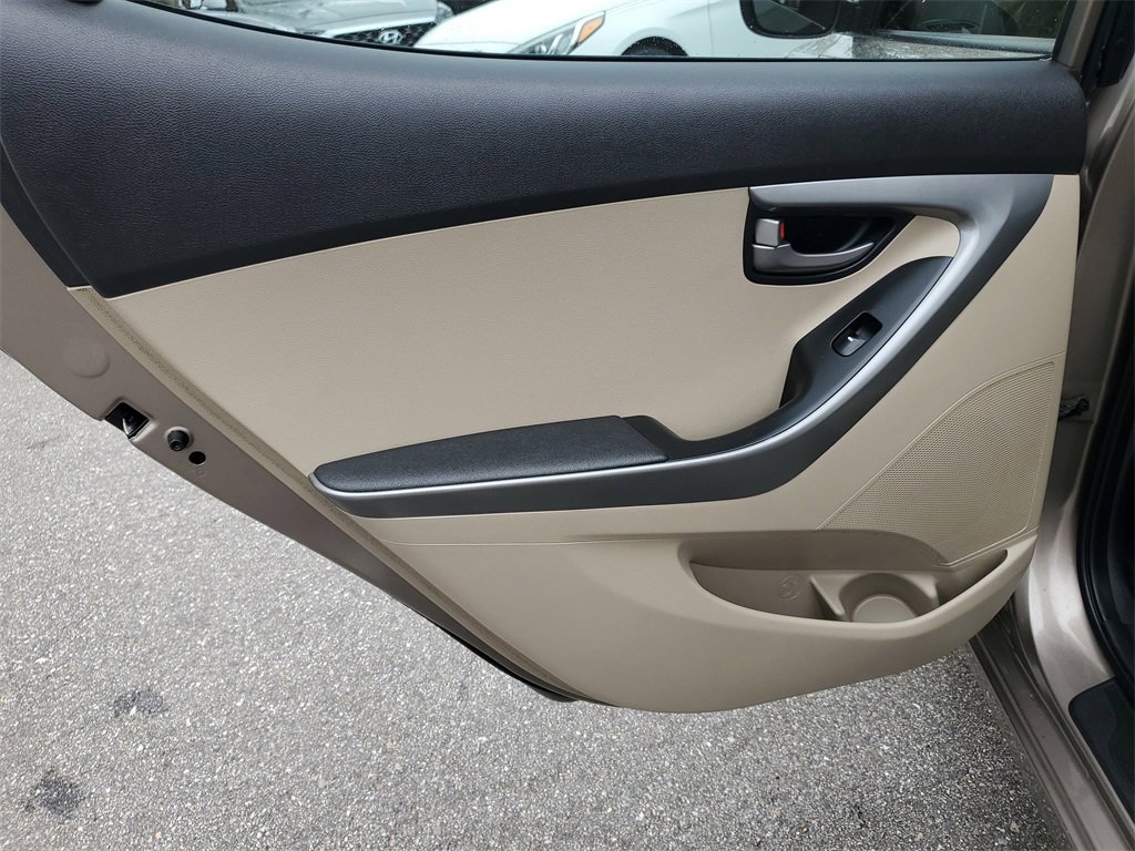 Used 2016 Hyundai Elantra SE image 14