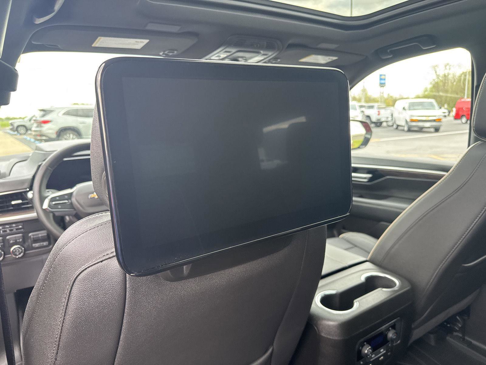 Used 2025 Chevrolet Tahoe Premier AWD/4WD image 11