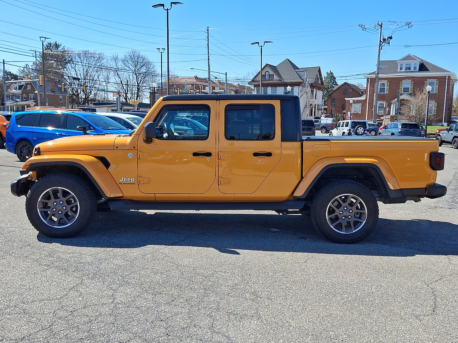 Used 2021 Jeep Gladiator Overland AWD/4WD image 4
