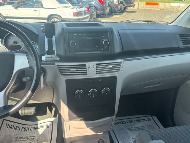 Used 2009 Volkswagen Routan S FWD image 19
