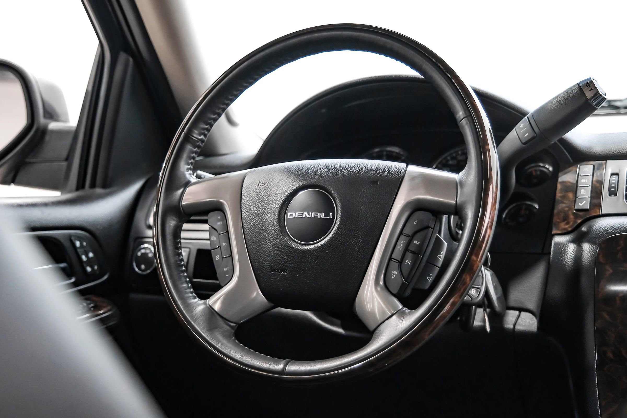Used 2013 GMC Yukon Denali AWD/4WD image 20