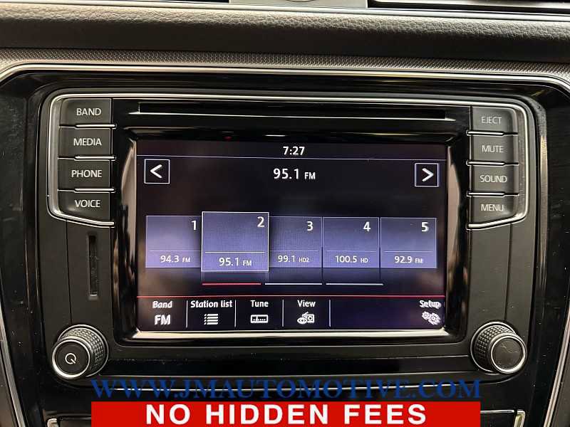 Used 2017 Volkswagen Passat 1.8T R-Line FWD image 22